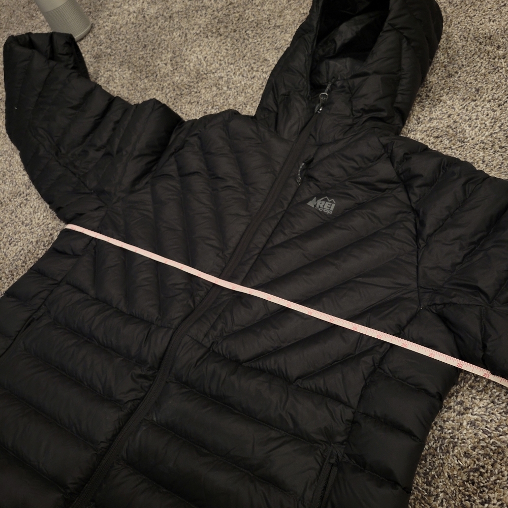 Women's Black Puffer Jacket - Picture 10 of 10